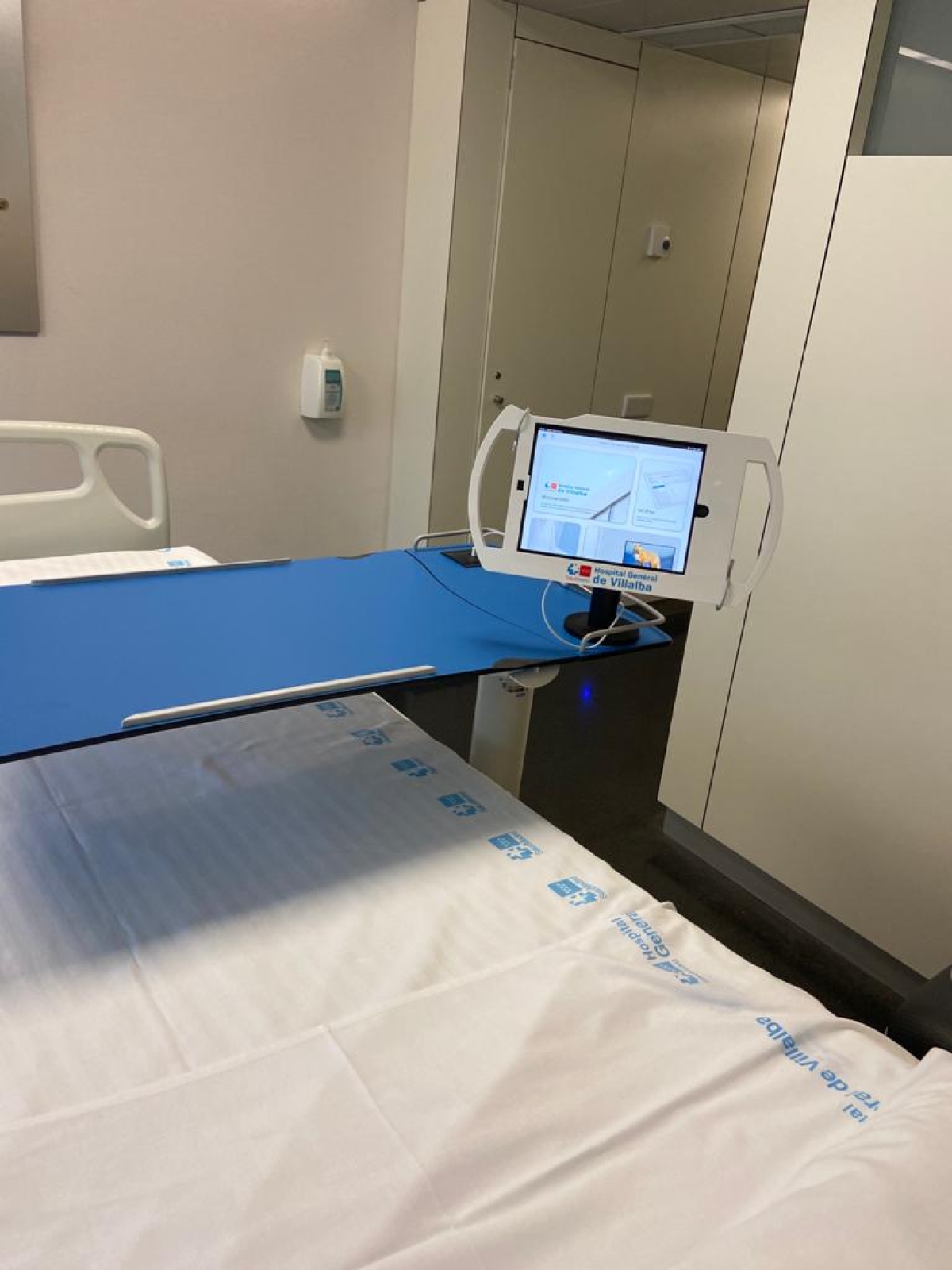 Supports tablette dans les hôpitaux pour les patients Covid-19